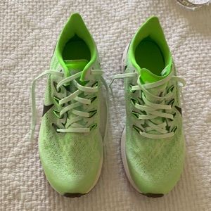 NWOT NIKE Pegasus sneakers